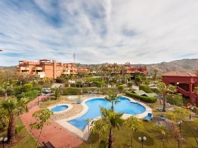 Apartamento con 2 dormitorios se vende en Marbella, Costa del Sol