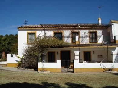 Chalet con 8 dormitorios se vende en Zalea