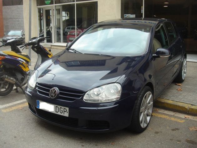 VOLKSWAGEN Golf 1.9TDI Trendline 105