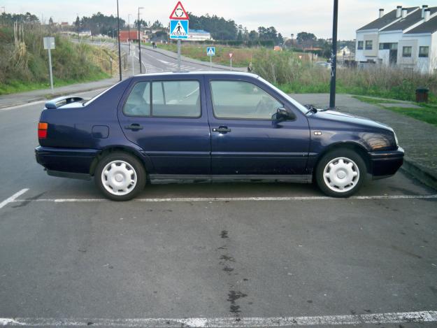 volkswagen vento tdi 90cv