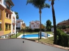 Apartamento con 3 dormitorios se vende en Estepona, Costa del Sol - mejor precio | unprecio.es