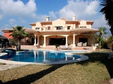 Chalet con 4 dormitorios se vende en Mijas Costa, Costa del Sol