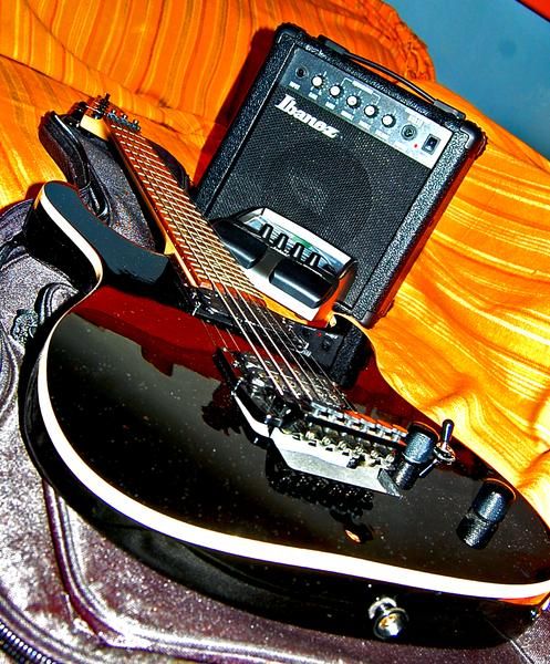 Guitarra electrica +ampli + pedalera mutiefectos
