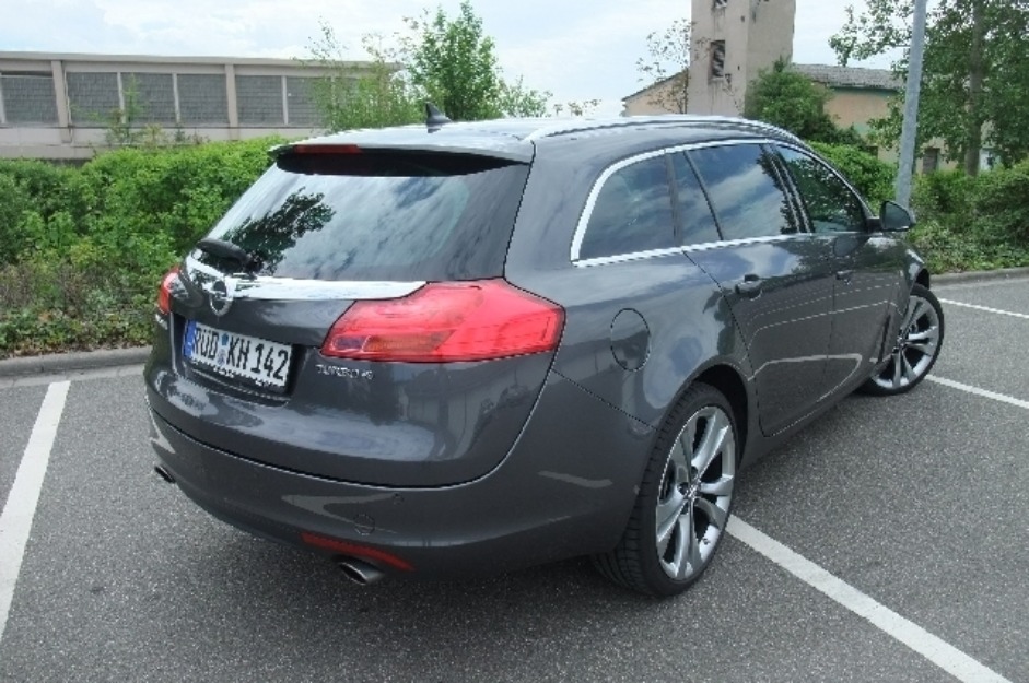 Opel Insignia 2.0 Turbo Sports Tourer 4x4 Sport