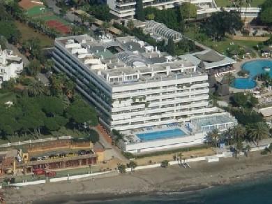 Apartamento con 3 dormitorios se vende en Marbella, Costa del Sol