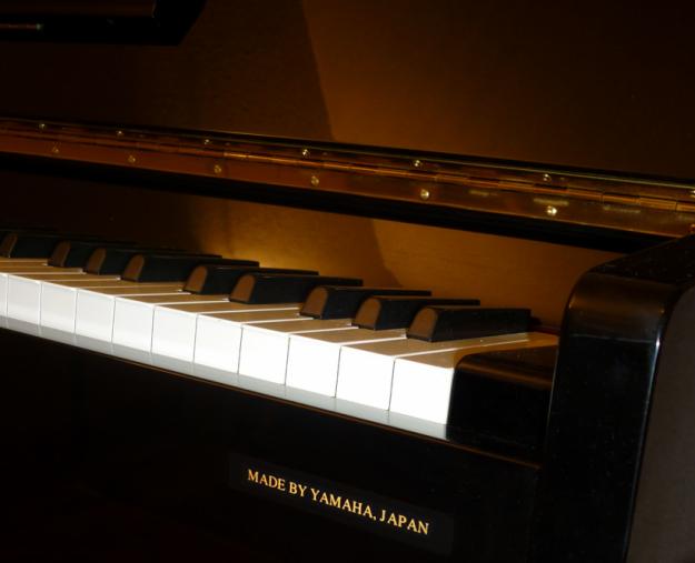 Piano vertical Yamaha-Hosseschrueders HC-10 (Nº de Serie 5858632),