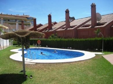 Adosado con 4 dormitorios se vende en Fuengirola, Costa del Sol