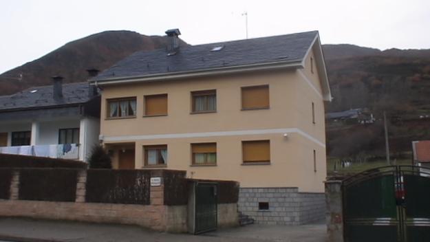 se vende casa de 3 plantas en villablino