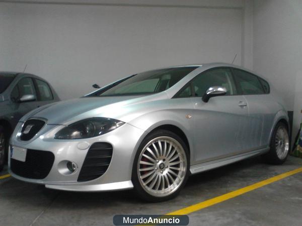 Se vende o cambia por coche familiar Seat Leon 2.0 TDI Sport-Up, 140 cv, 6 velocidades y menos de 86.000 kilometros.