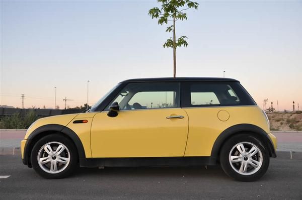 Mini Cooper Amarillo En Optimo Estado