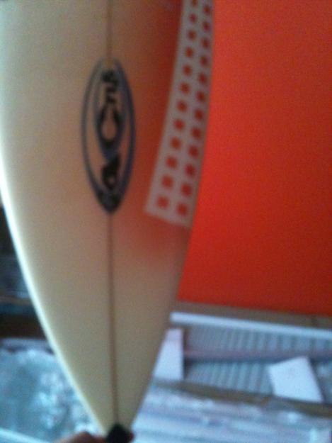 vendo bonita tabla de surf 6.2 sin golpes
