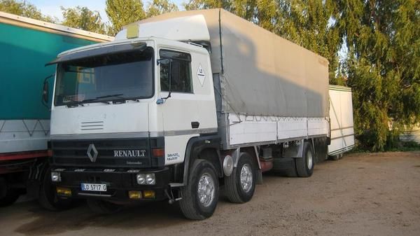 camion renault DR 320 