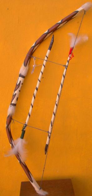 Vendo Arco y Flecha antigüo realizado por indígenas de Argentina