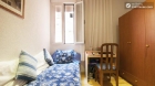 Rooms available - Refurbished 3-bedroom apartment in student-heavy Chamberí - mejor precio | unprecio.es