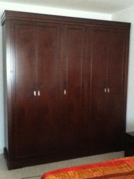 Se vende muebles de buena  madera: Domitorio completo, mueble sala y  mueble recibidor.