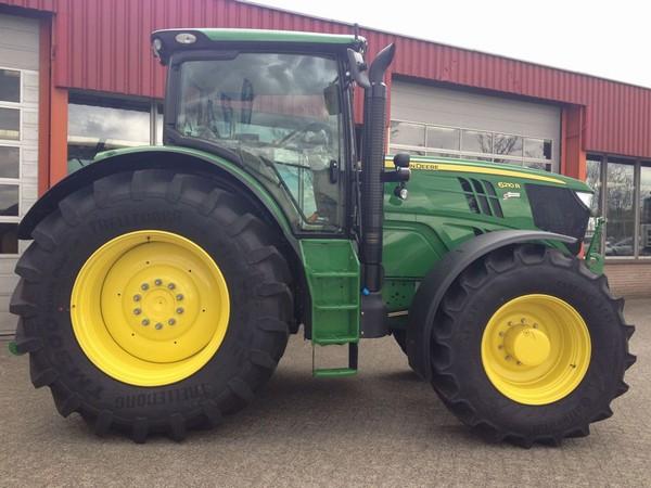 John Deere 6210R