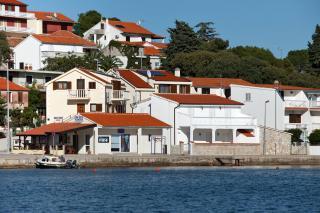 Apartamento en villa : 4/6 personas - vistas a mar - murter  archipielago de kornati  dalmacia  croacia