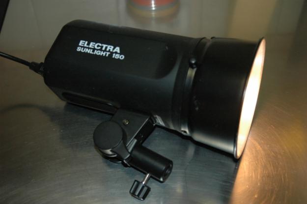 FOCO ELECTRA SUNLIGHT 150 + 2 TRIPODES + 2 PARAGUAS