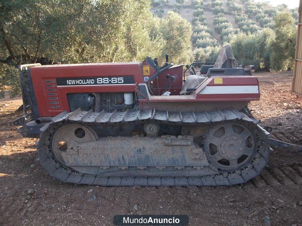 Vendo tractor new holland 88 85 en perfecto estado.