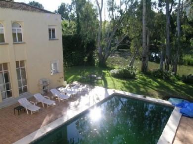 Chalet con 5 dormitorios se vende en Marbella, Costa del Sol