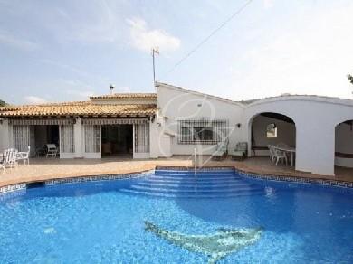 Chalet con 4 dormitorios se vende en Moraira, Costa Blanca