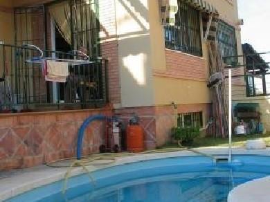 Adosado con 5 dormitorios se vende en Alhaurin de la Torre