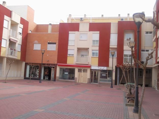 Amplio y economico local comercial en Totana