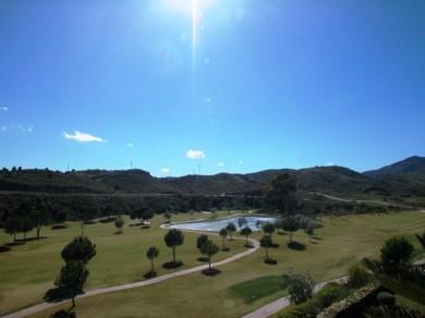 Apartamento con 3 dormitorios se vende en Benahavis, Costa del Sol