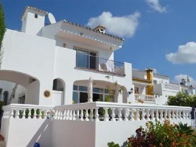 Chalet con 3 dormitorios se vende en Estepona, Costa del Sol