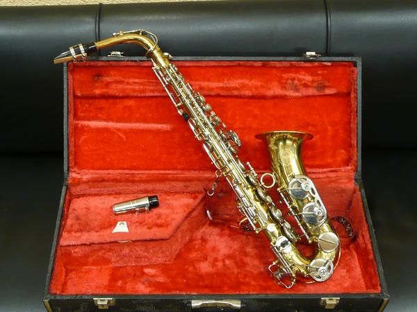 saxofón seminuevo