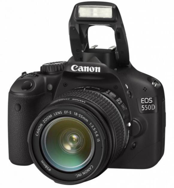 Vendo Canon 550d + Objetivo 18-55m  + trípode + empuñadura + 3 baterías + disparador
