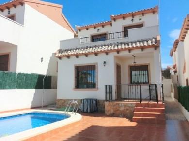 Chalet con 3 dormitorios se vende en Villamartin, Costa Blanca