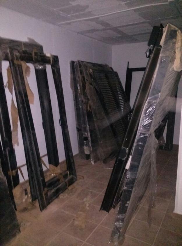 Se venden ventanas y mallorquinas de aluminio