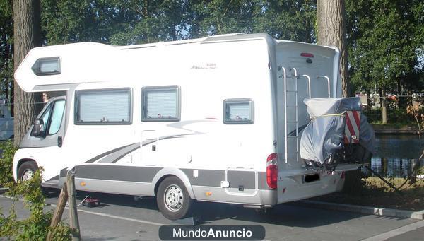 AUTOCARAVANA CAPUCHINA CON LITERAS