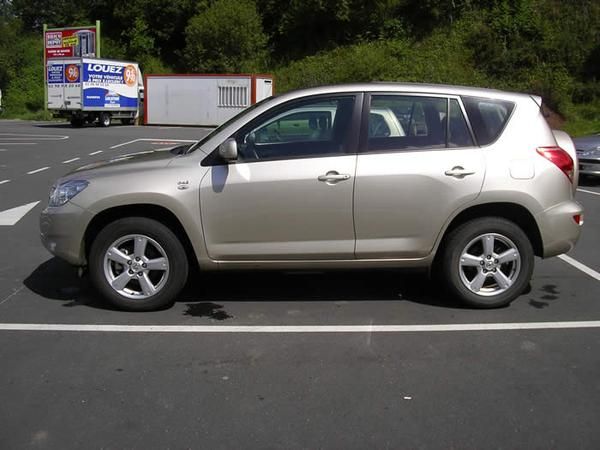 MagnificoTOYOTA RAV 4 D4D 136CH VX