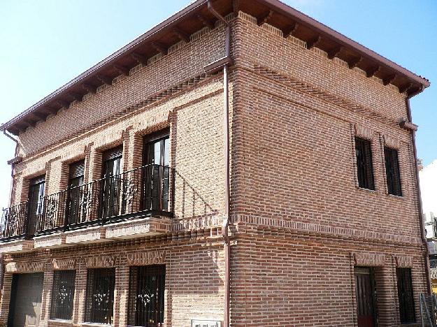 Casa adosada en Serranillos del Valle