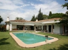 Chalet con 3 dormitorios se vende en Marbella, Costa del Sol - mejor precio | unprecio.es