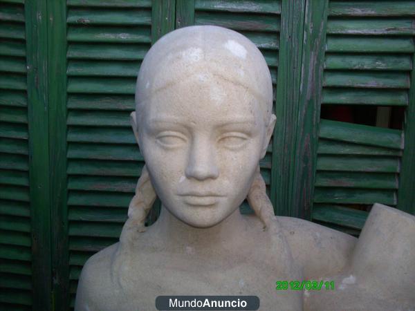 Escultura de piedra de una niña. Autor: Horacio de Eguía