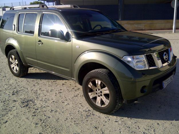 NISSAN PATHFINDER XE 7 plazas