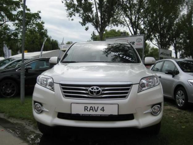 Toyota RAV4 2,2 D-4D 150 D-CAT 4WD Executive Aut.