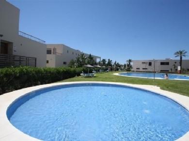 Apartamento con 2 dormitorios se vende en Marbella, Costa del Sol