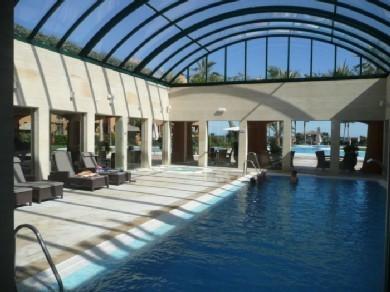 Apartamento con 3 dormitorios se vende en Estepona, Costa del Sol