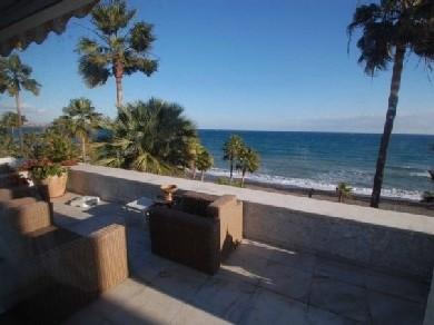 Apartamento con 3 dormitorios se vende en Estepona, Costa del Sol