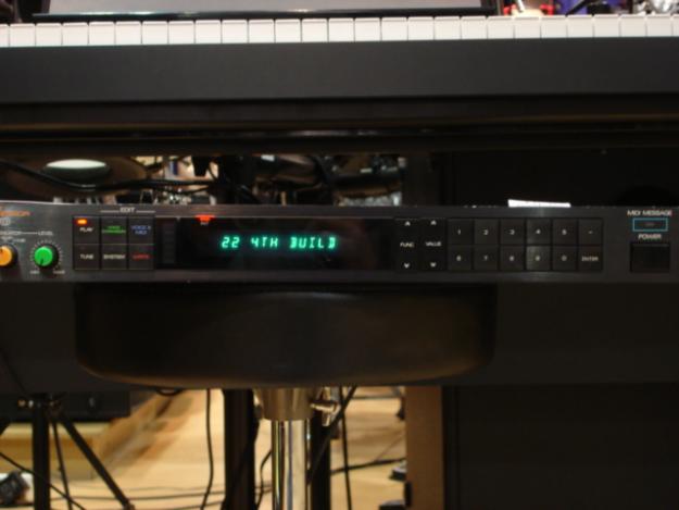 Roland  VP-70, procesador de voz en Rack