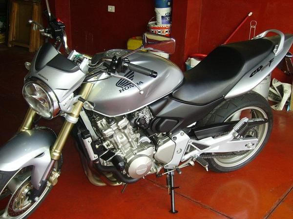 HONDA HORNET 600 (matricula DMJ) EN PERFECTISIMO ESTADO