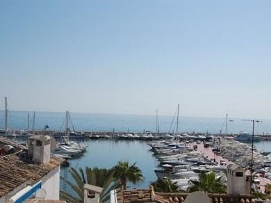 Apartamento con 2 dormitorios se vende en Marbella, Costa del Sol