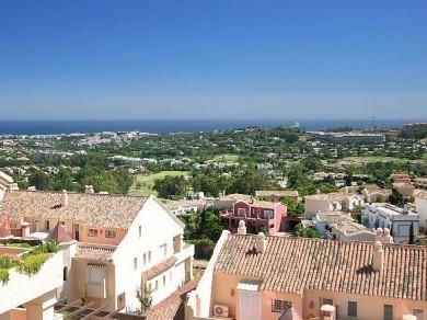 Apartamento con 3 dormitorios se vende en Marbella, Costa del Sol