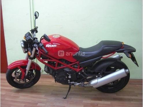 DUCATI MONSTER 695