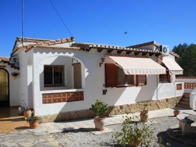Chalet con 2 dormitorios se vende en Benidoleig