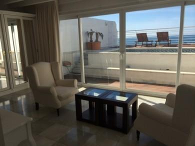 Apartamento con 3 dormitorios se vende en Marbella, Costa del Sol